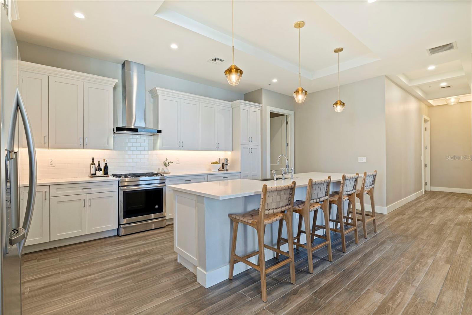 Image 10 of 36 For 91 Davis Boulevard 201