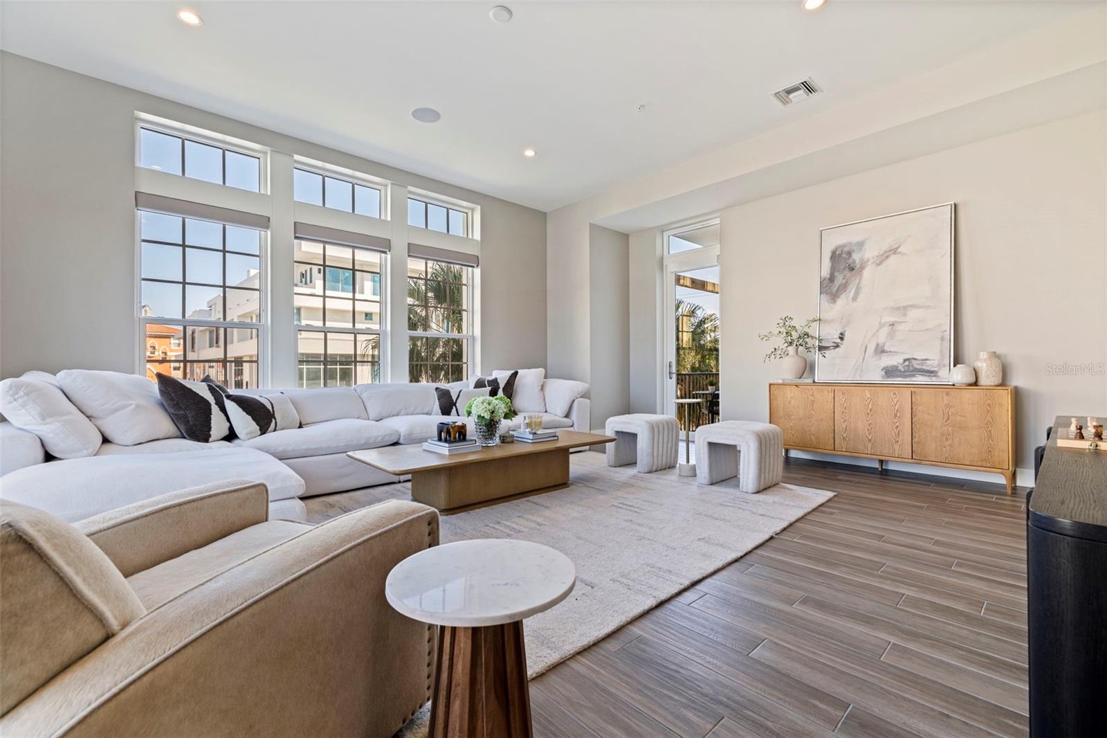 Image 14 of 36 For 91 Davis Boulevard 201