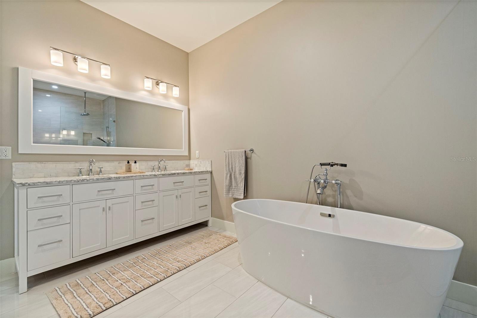 Image 20 of 36 For 91 Davis Boulevard 201