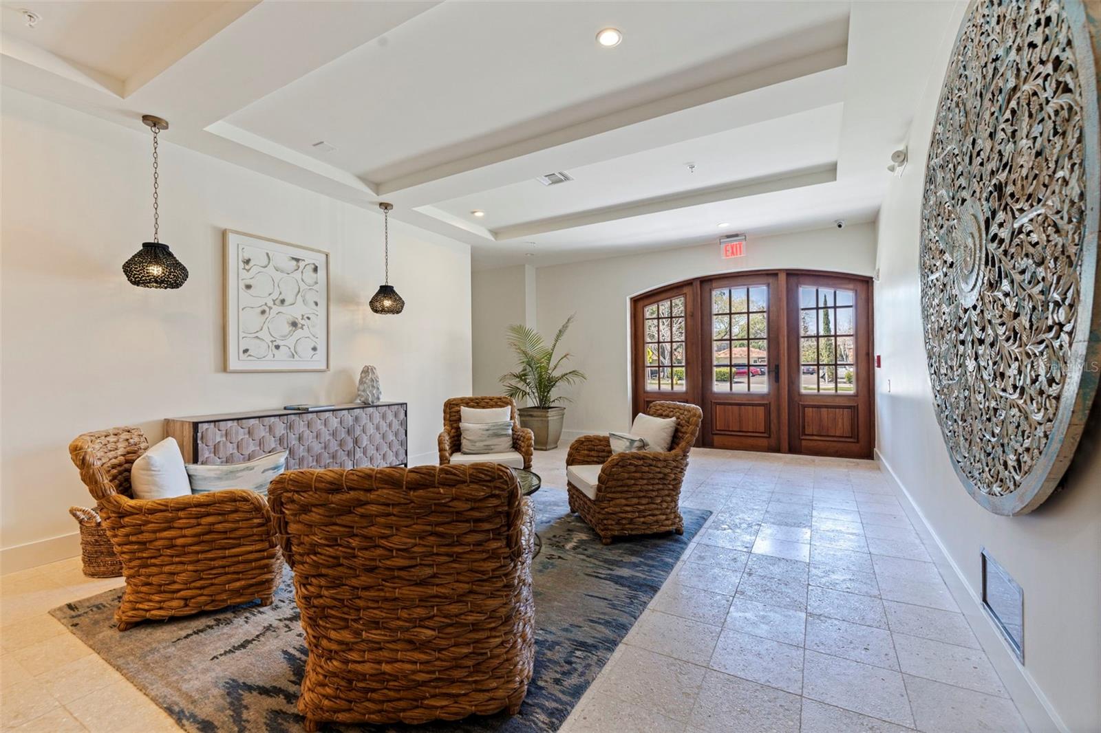 Image 27 of 36 For 91 Davis Boulevard 201