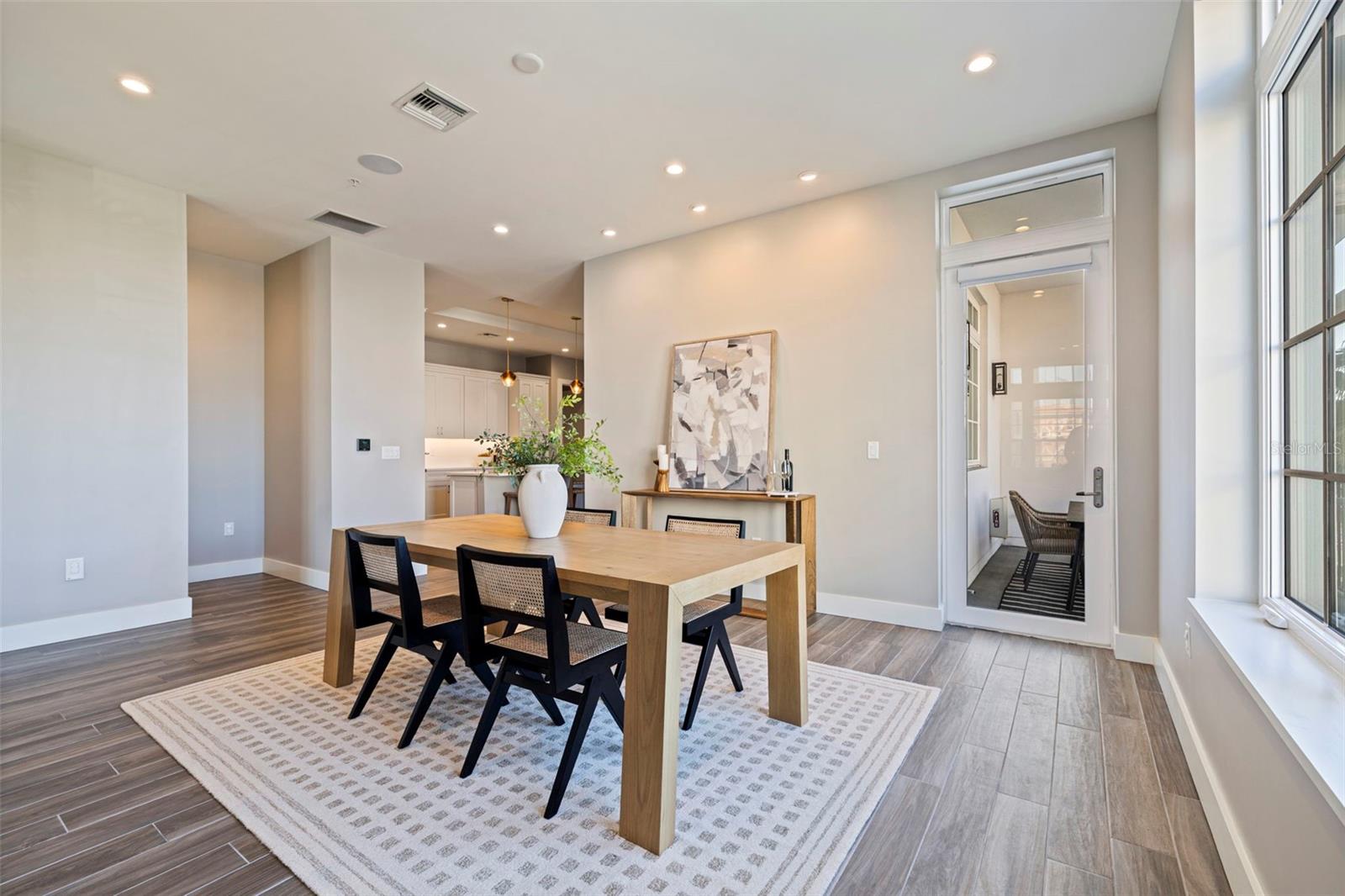 Image 5 of 36 For 91 Davis Boulevard 201