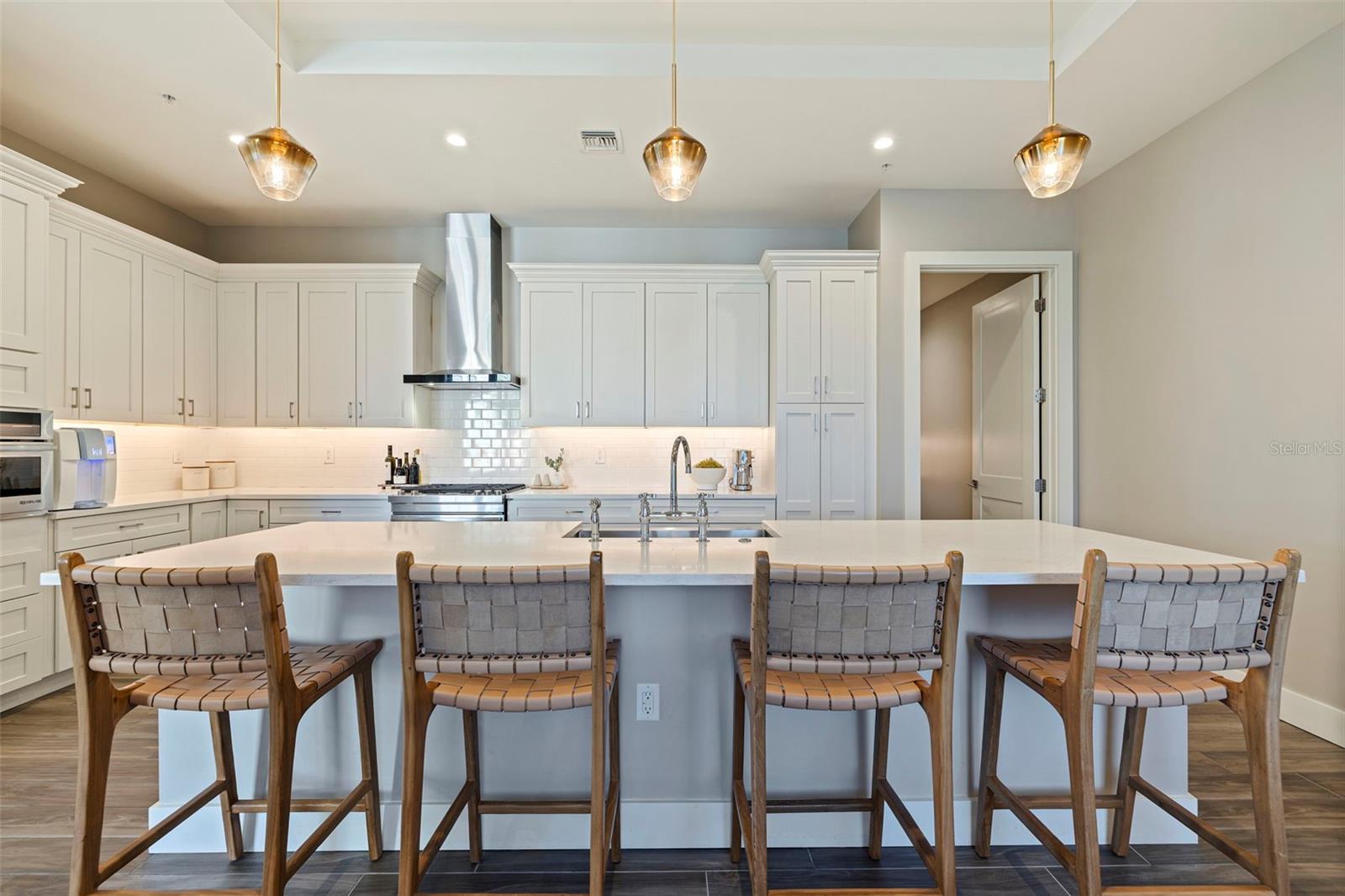 Image 7 of 36 For 91 Davis Boulevard 201