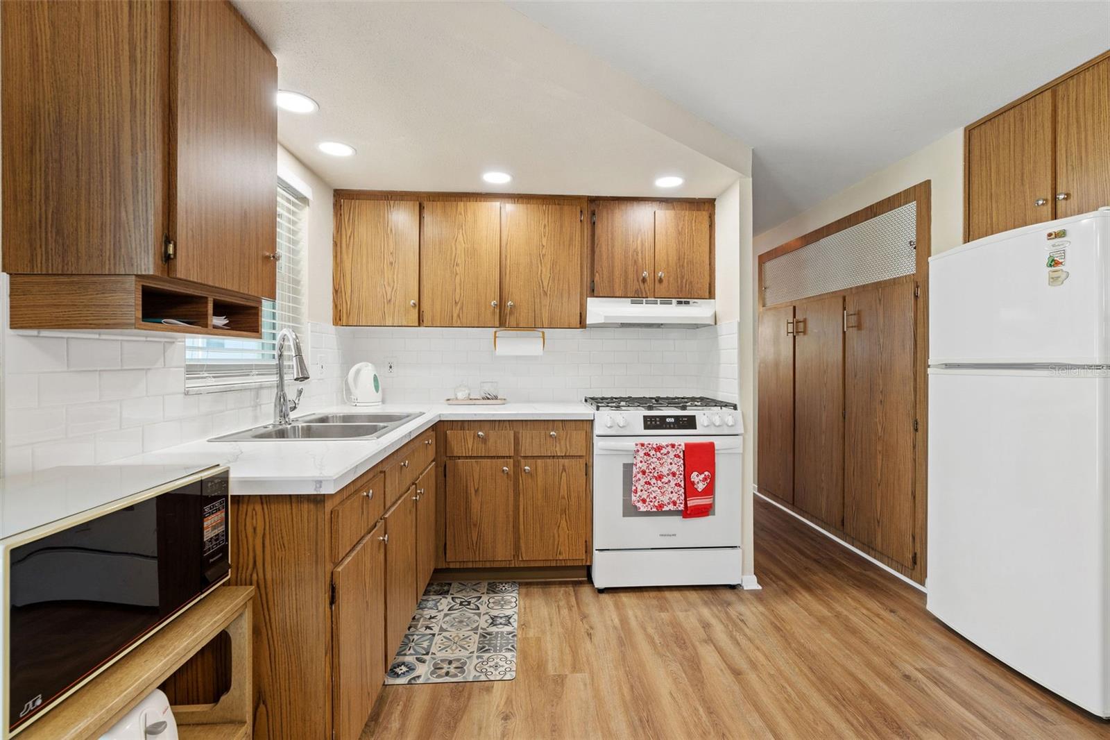 Image 10 of 30 For 12400 Park Boulevard 217