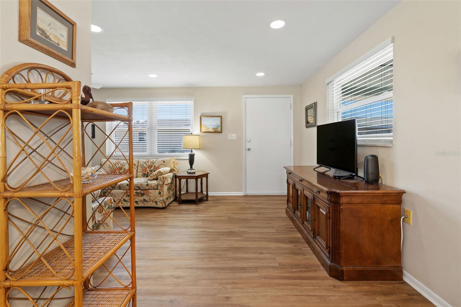 Image 4 of 30 For 12400 Park Boulevard 217