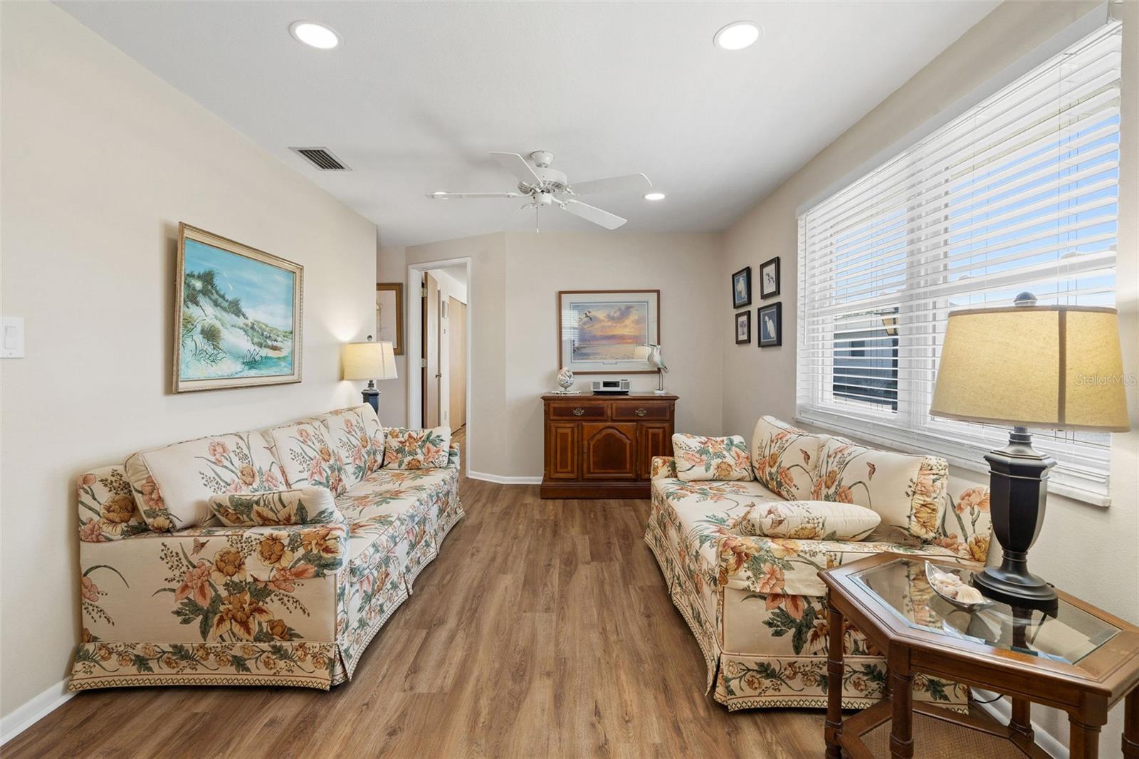 Image 6 of 30 For 12400 Park Boulevard 217