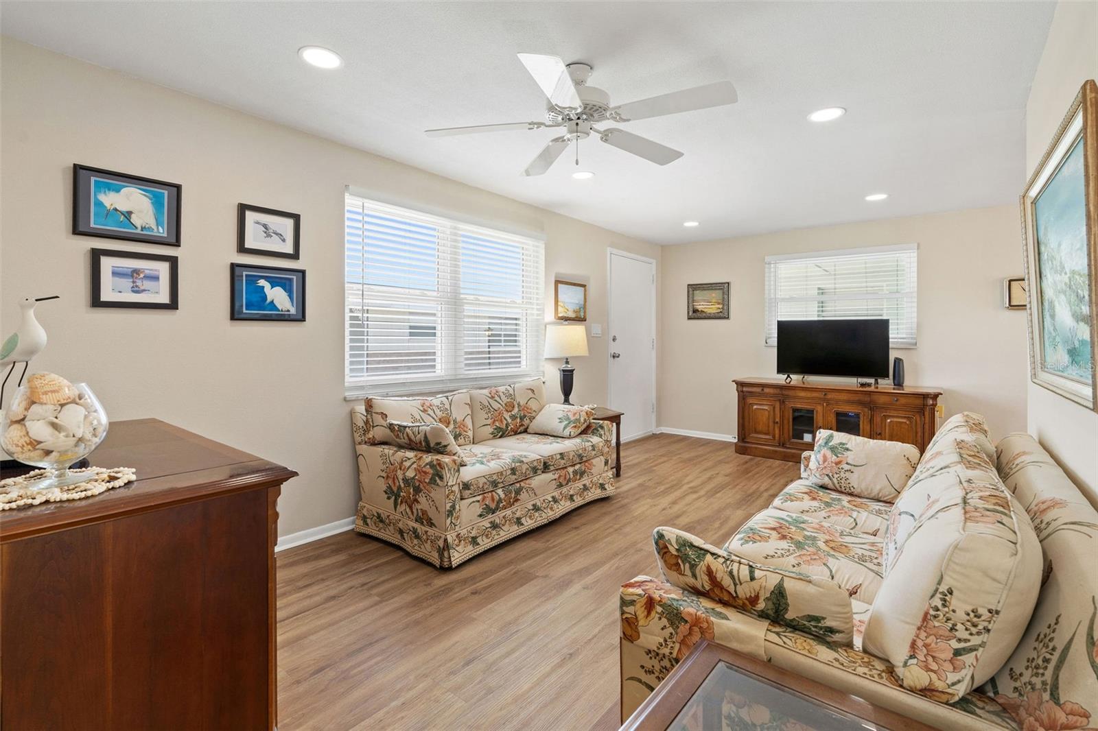 Image 7 of 30 For 12400 Park Boulevard 217