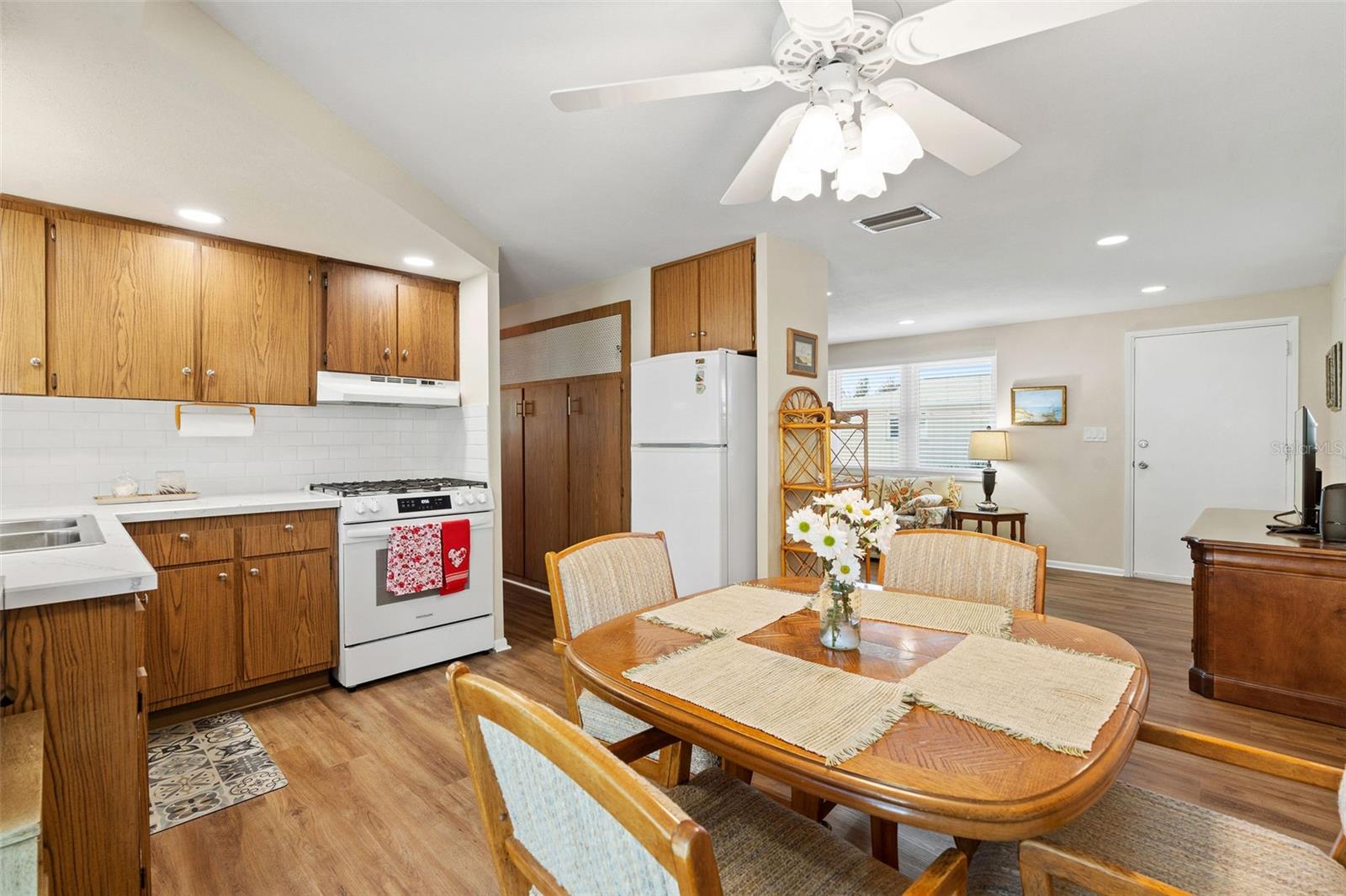 Image 9 of 30 For 12400 Park Boulevard 217