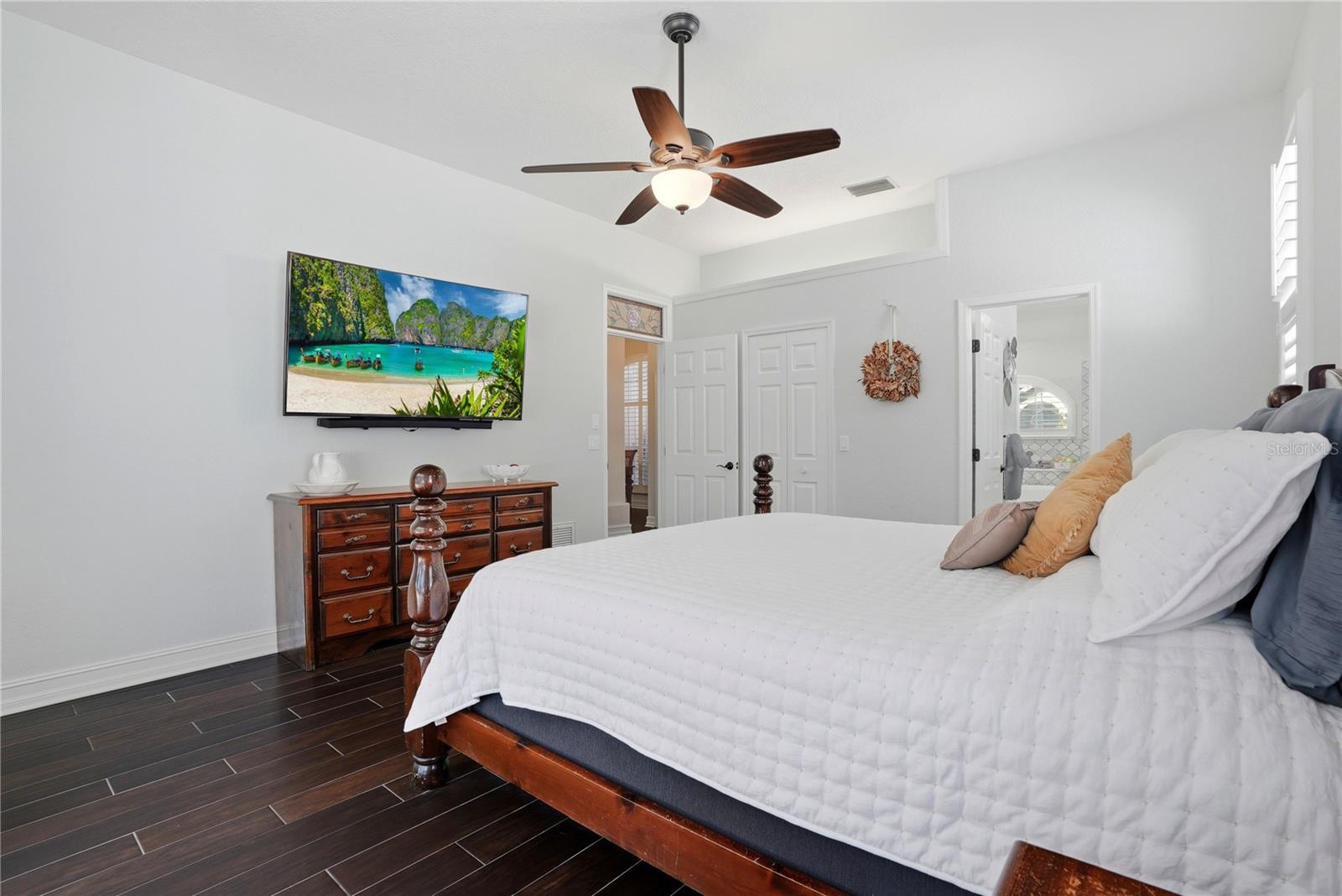 Image 14 of 56 For 10555 Shady Oak Lane