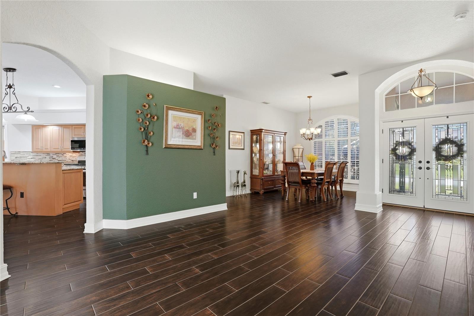 Image 15 of 56 For 10555 Shady Oak Lane