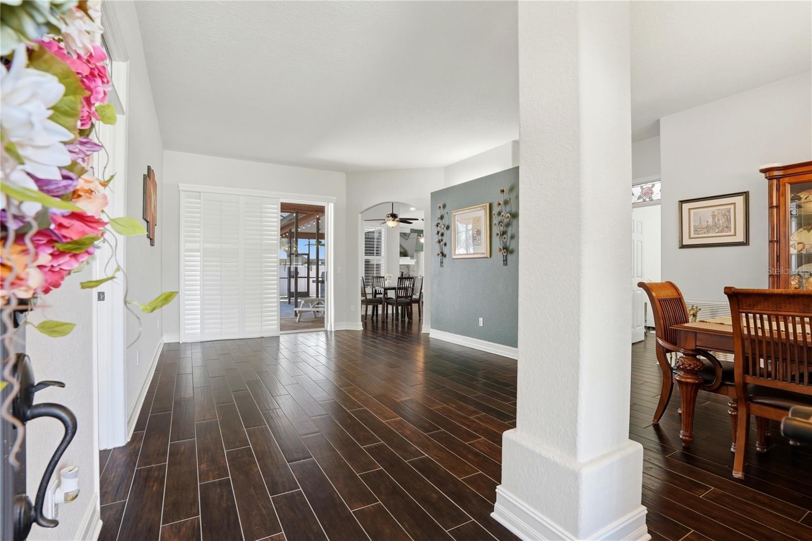 Image 17 of 56 For 10555 Shady Oak Lane