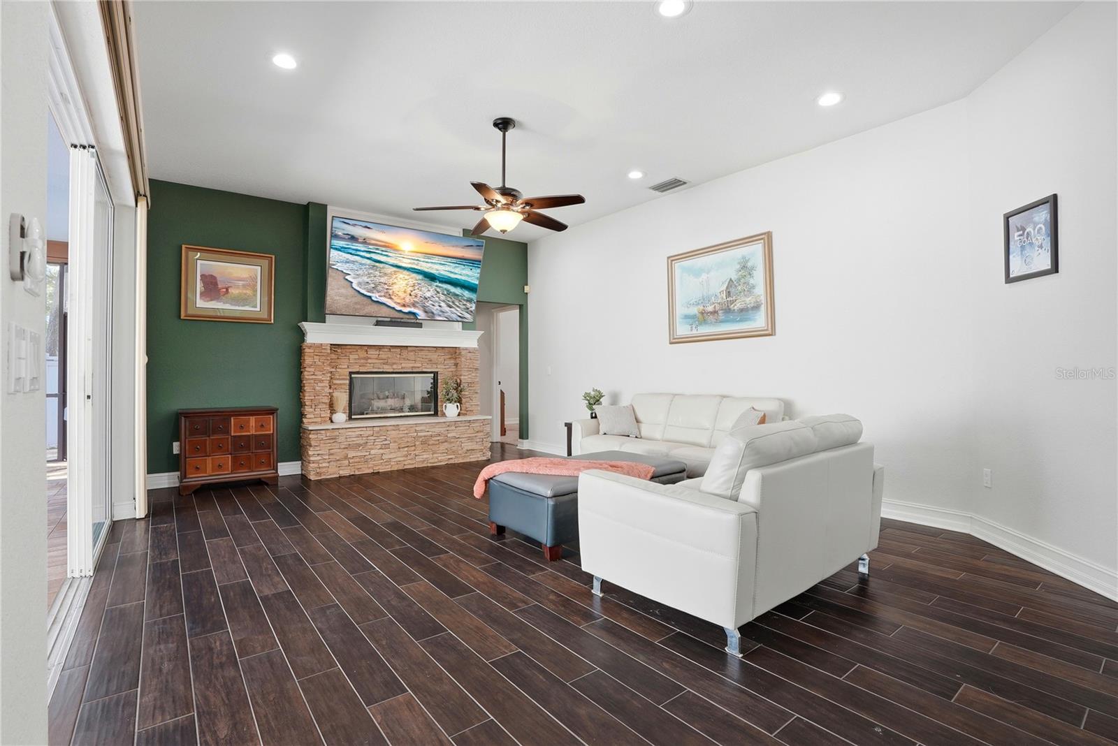 Image 26 of 56 For 10555 Shady Oak Lane