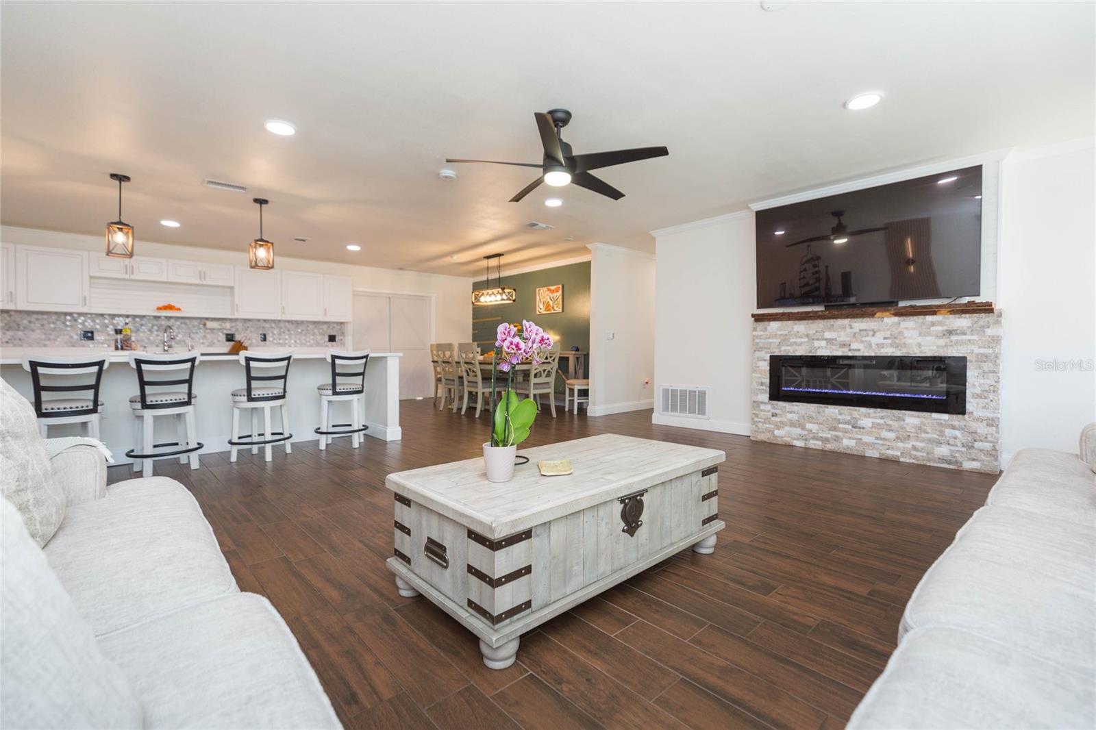 Listing photo id 4 for 7251 Old Pasco Road