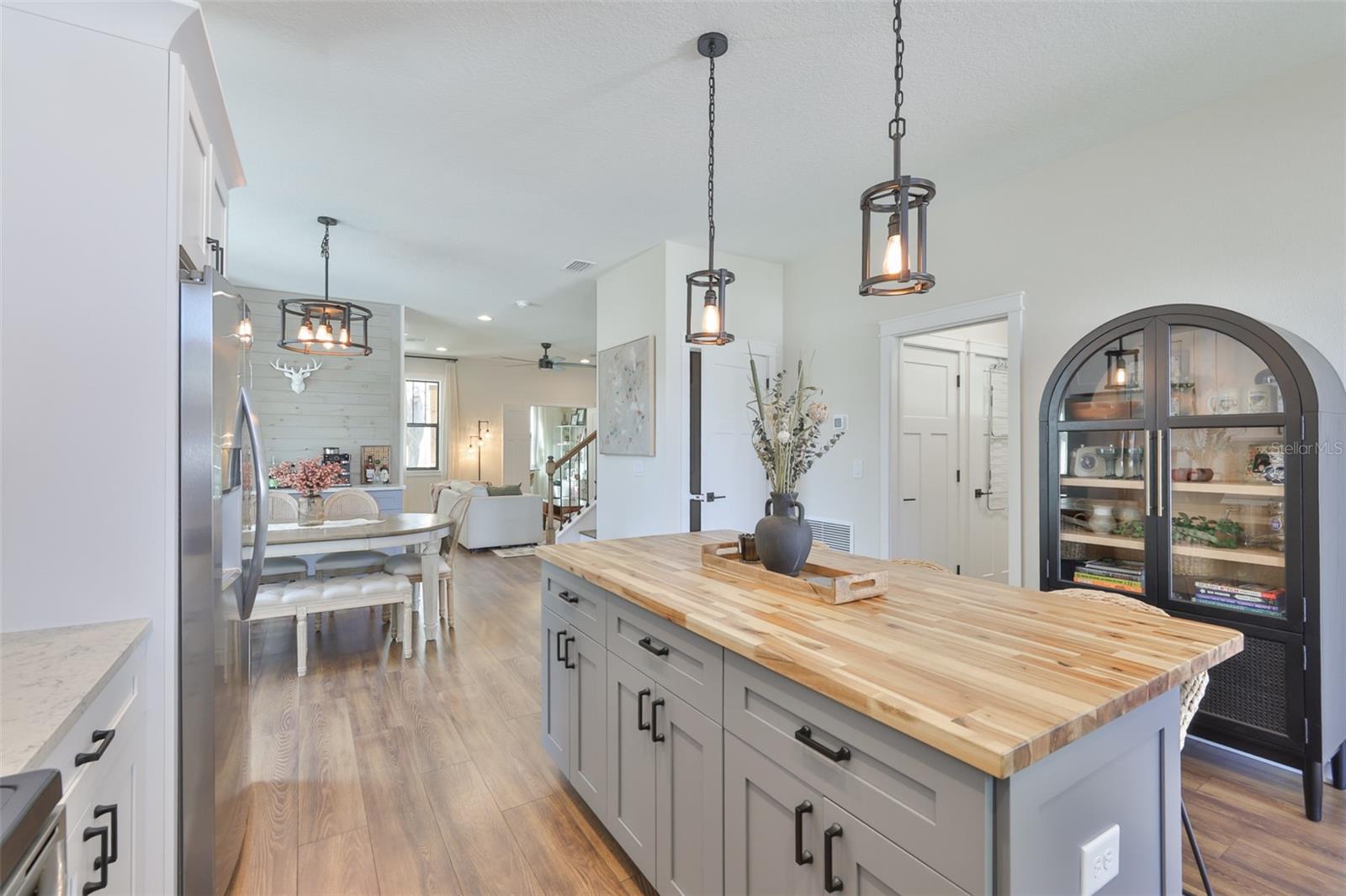 Image 15 of 49 For 1806 Caracas Street