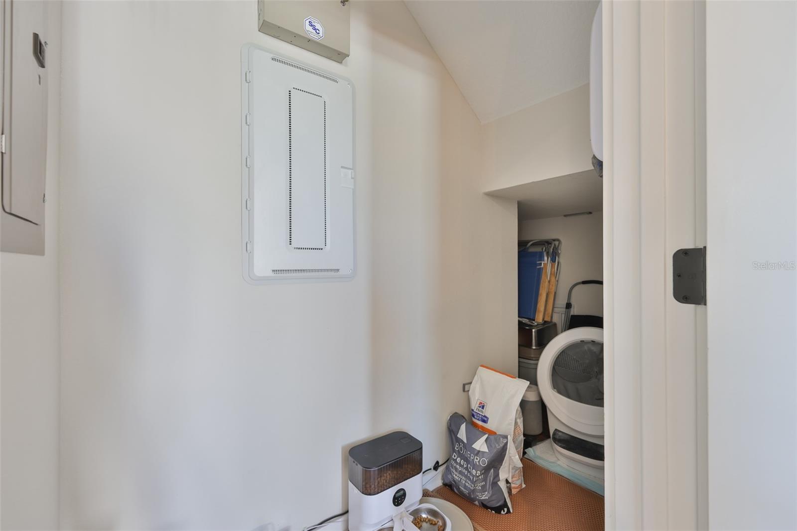 Image 20 of 49 For 1806 Caracas Street