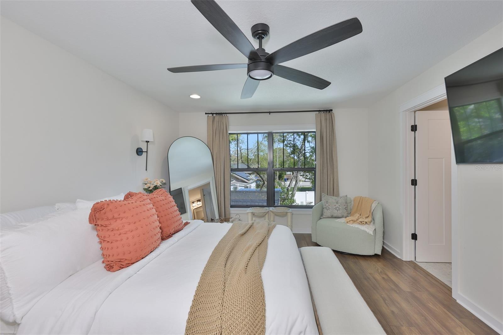 Image 30 of 49 For 1806 Caracas Street