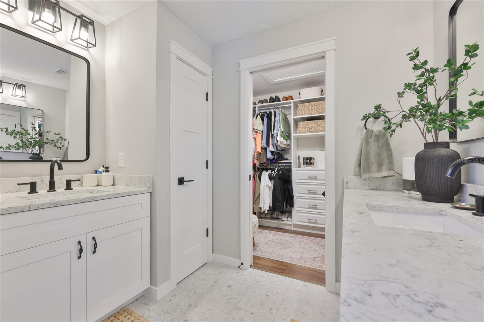 Image 33 of 49 For 1806 Caracas Street