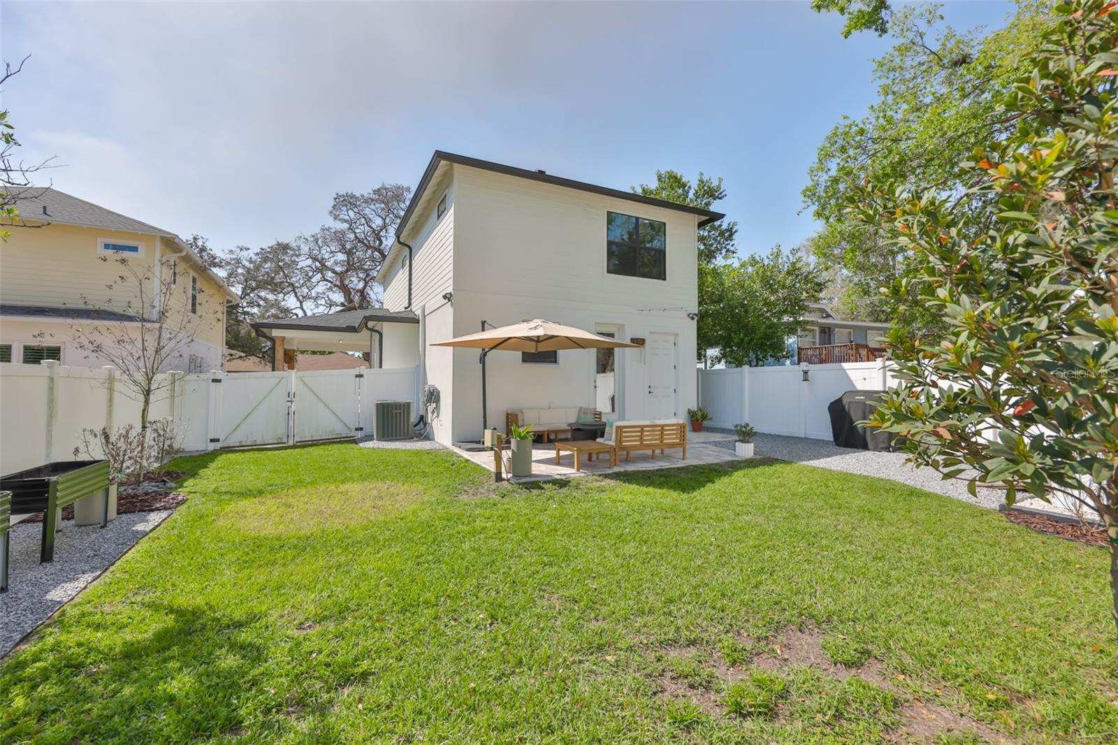 Image 37 of 49 For 1806 Caracas Street