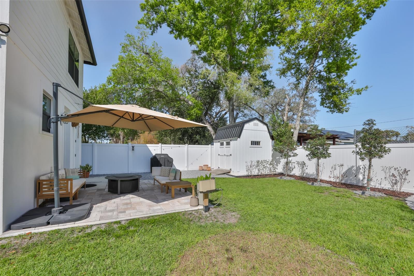 Image 39 of 49 For 1806 Caracas Street