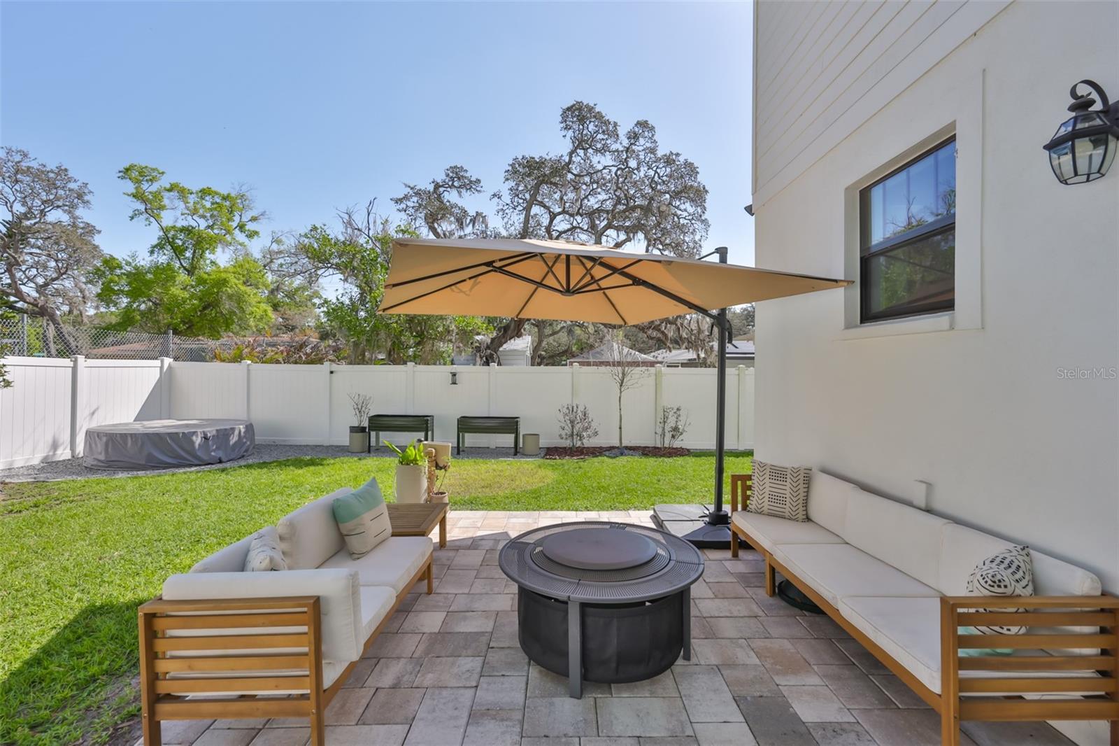 Image 40 of 49 For 1806 Caracas Street