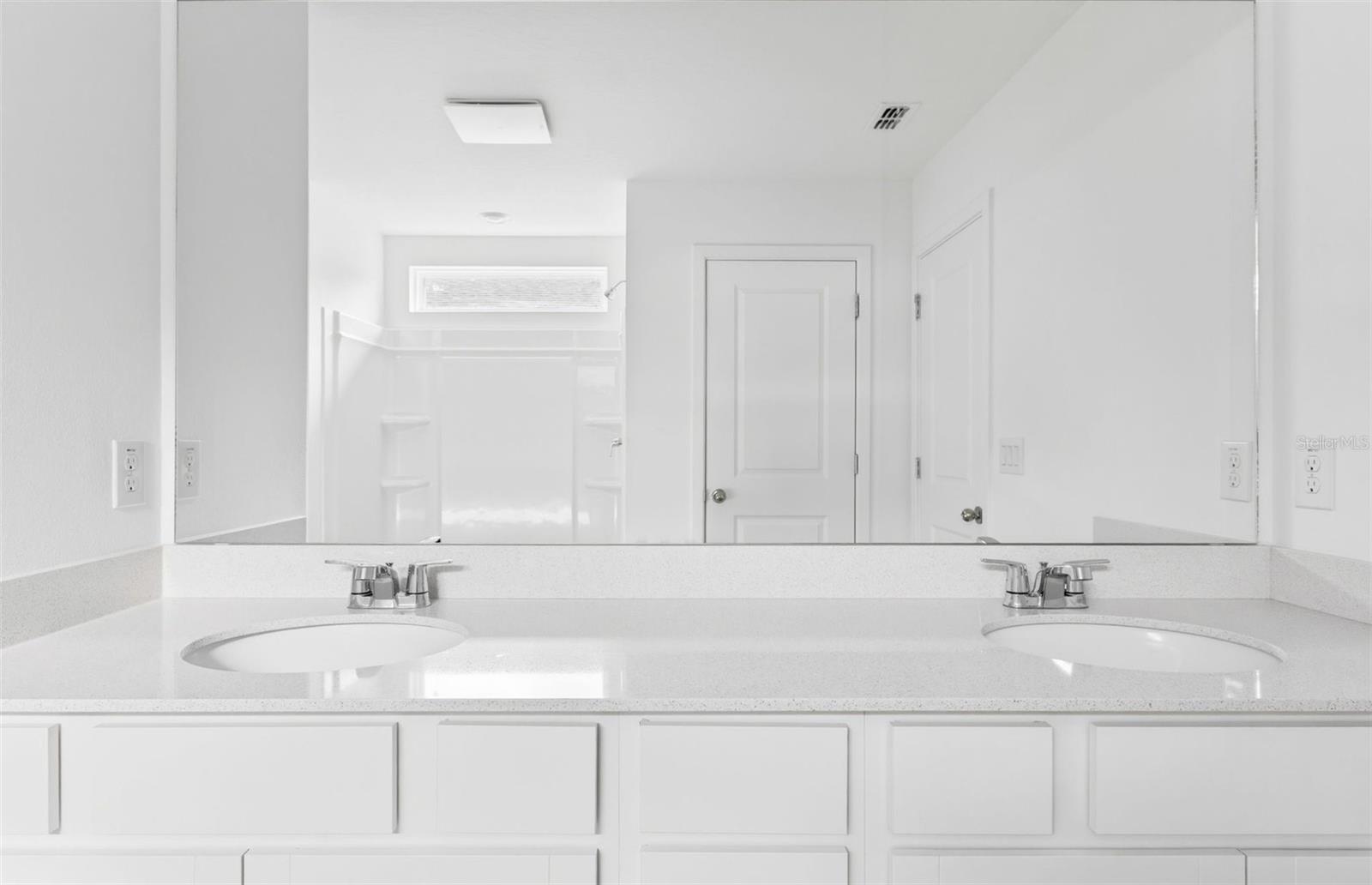 Image 12 of 19 For 10419 Hidden Banks Glen