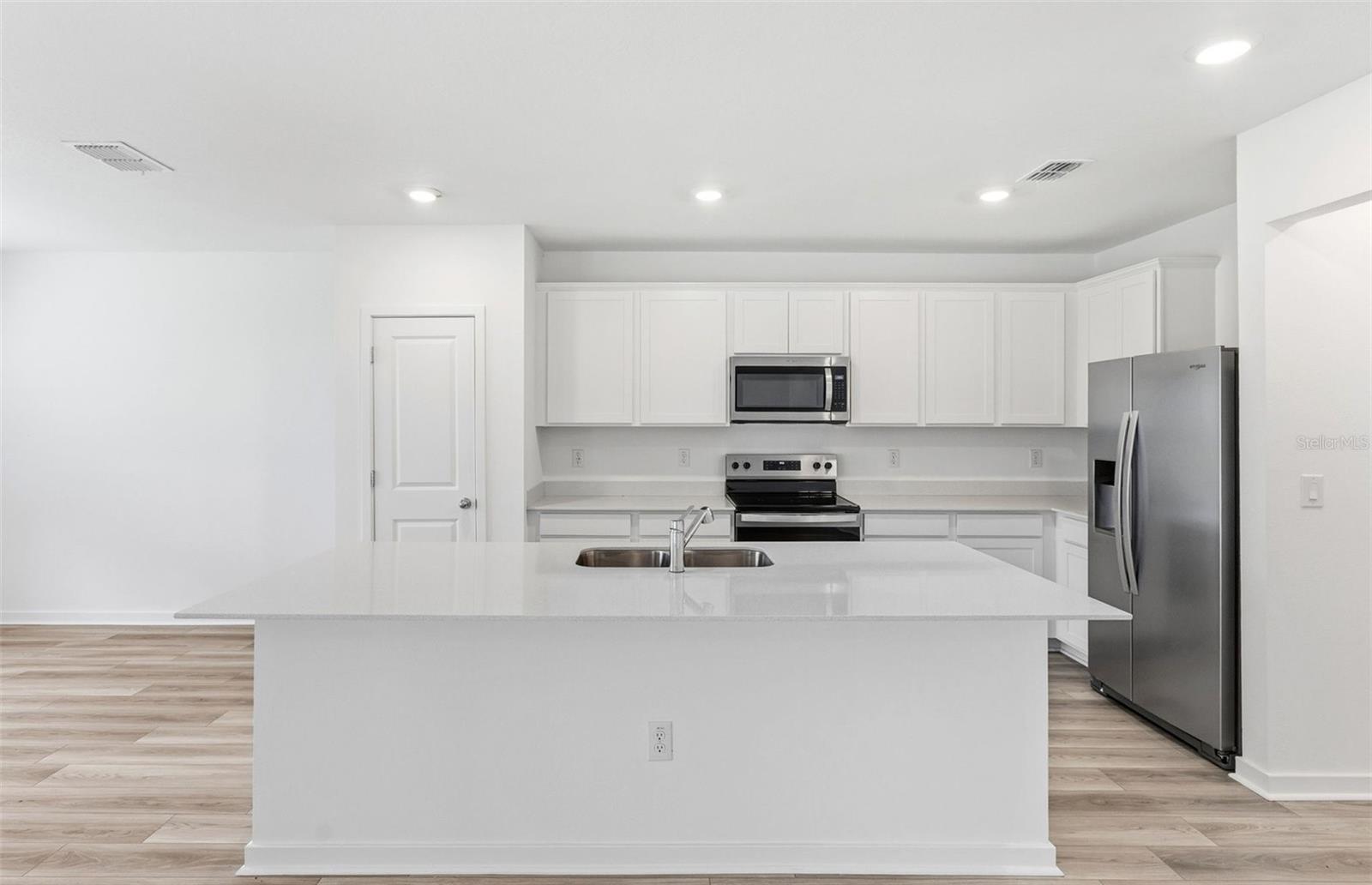 Image 3 of 19 For 10419 Hidden Banks Glen