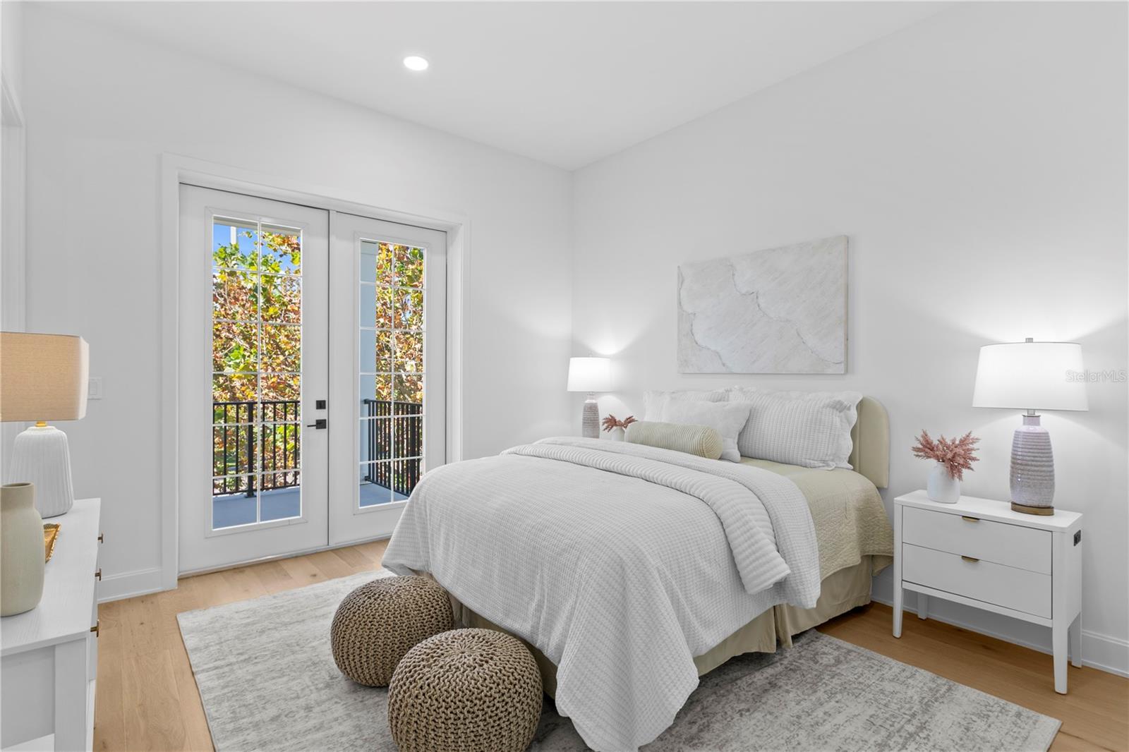 Image 18 of 38 For 440 Gilman Place N