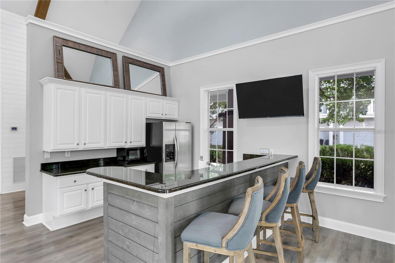 Image 36 of 38 For 440 Gilman Place N