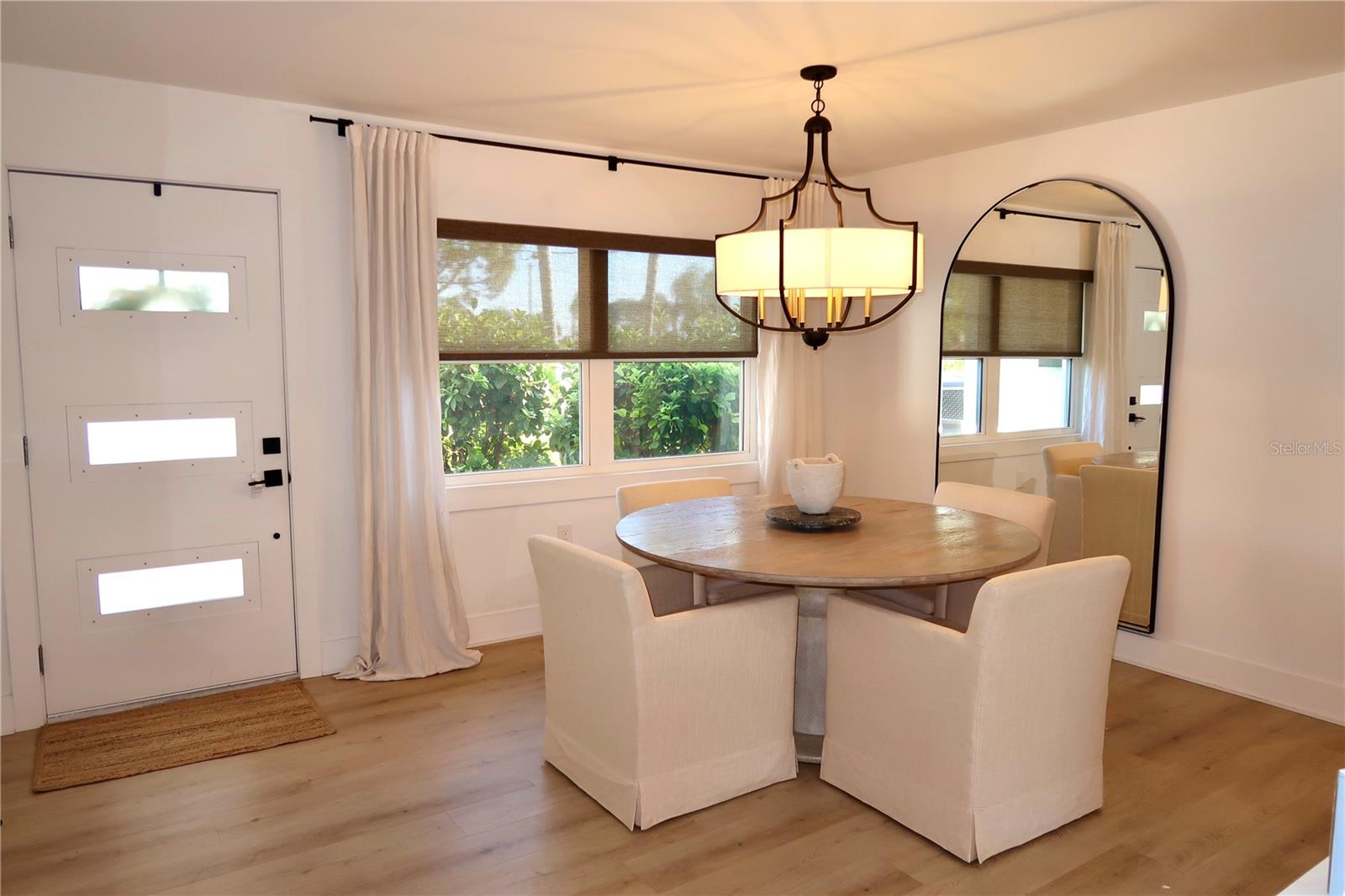 Image 14 of 31 For 9484 Treasure Lane Ne