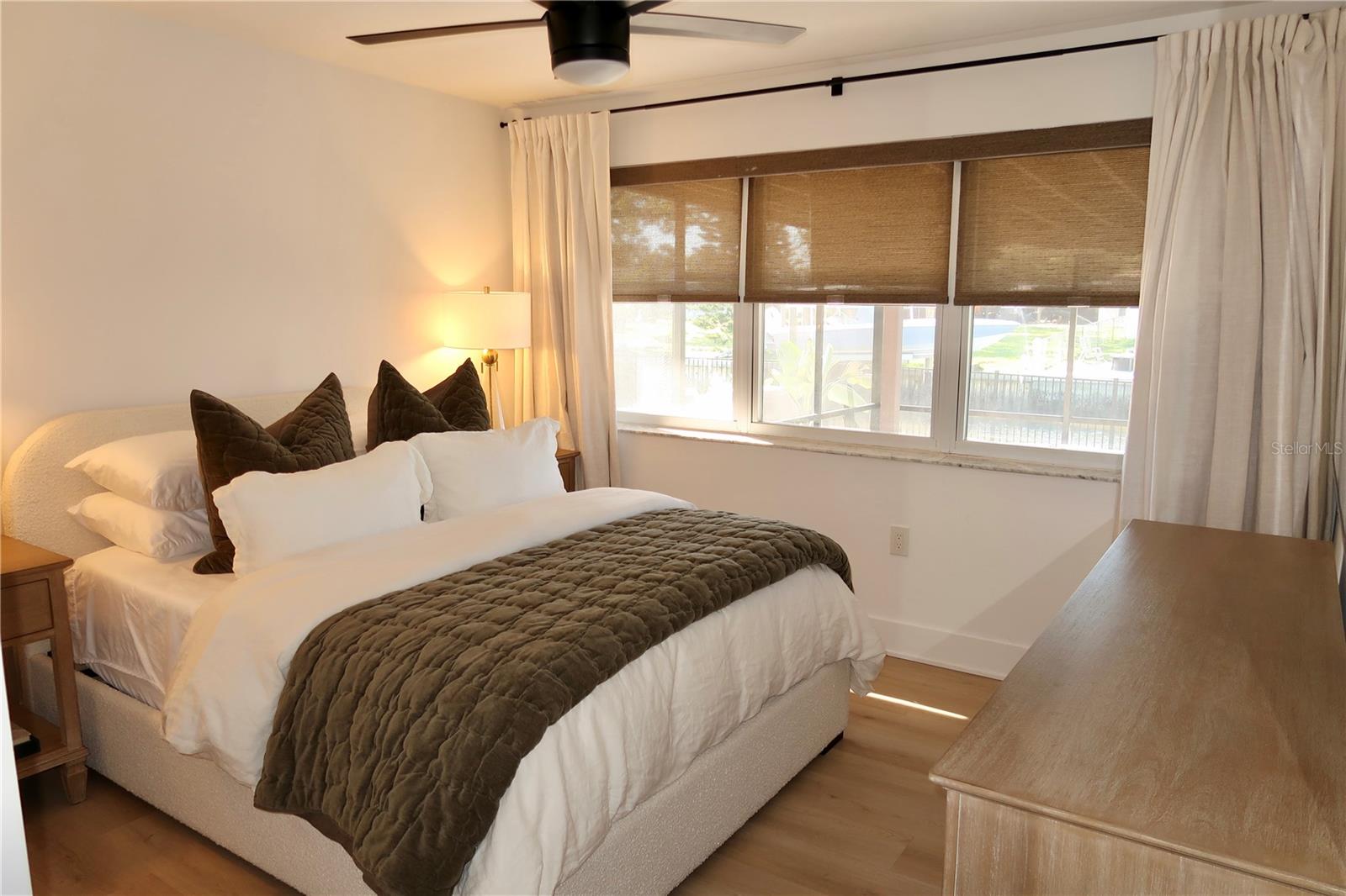 Image 25 of 31 For 9484 Treasure Lane Ne