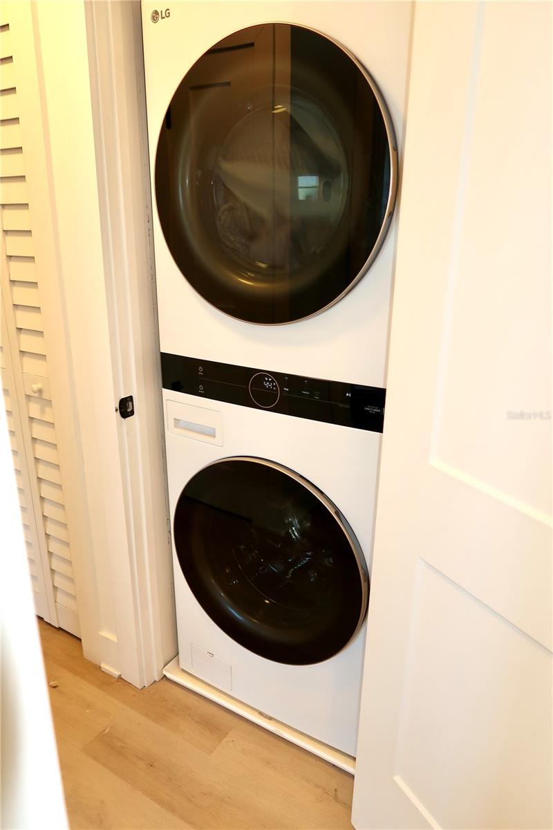 Image 29 of 31 For 9484 Treasure Lane Ne