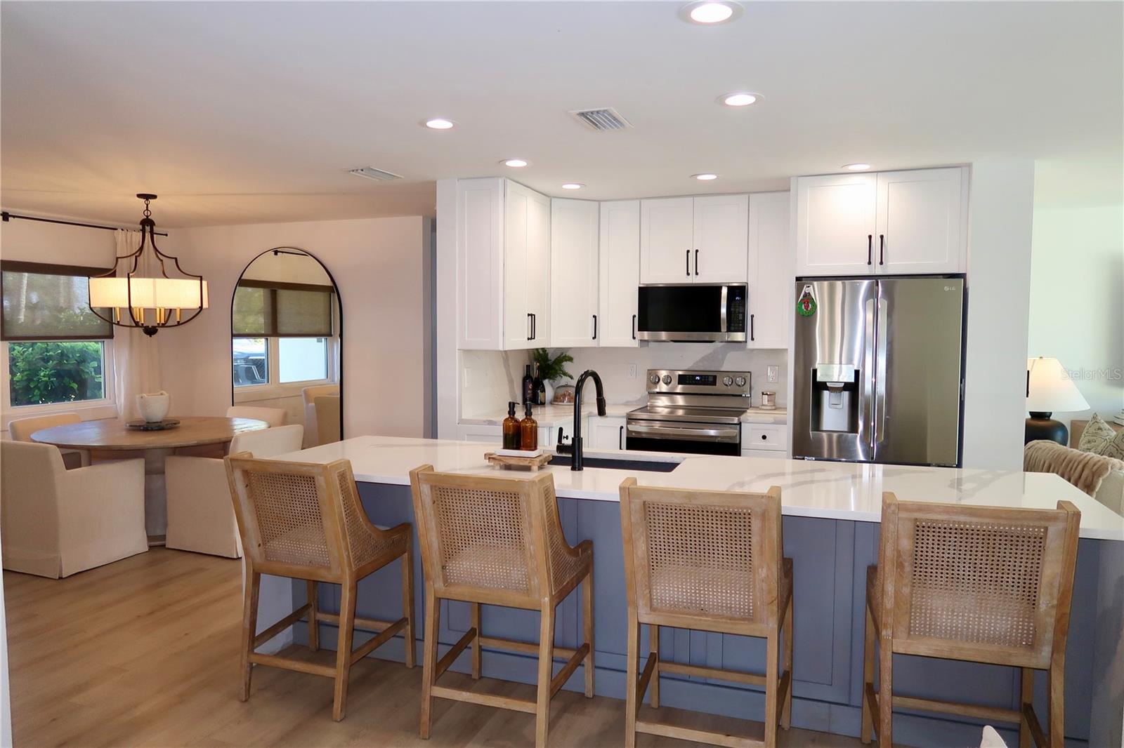 Image 8 of 31 For 9484 Treasure Lane Ne