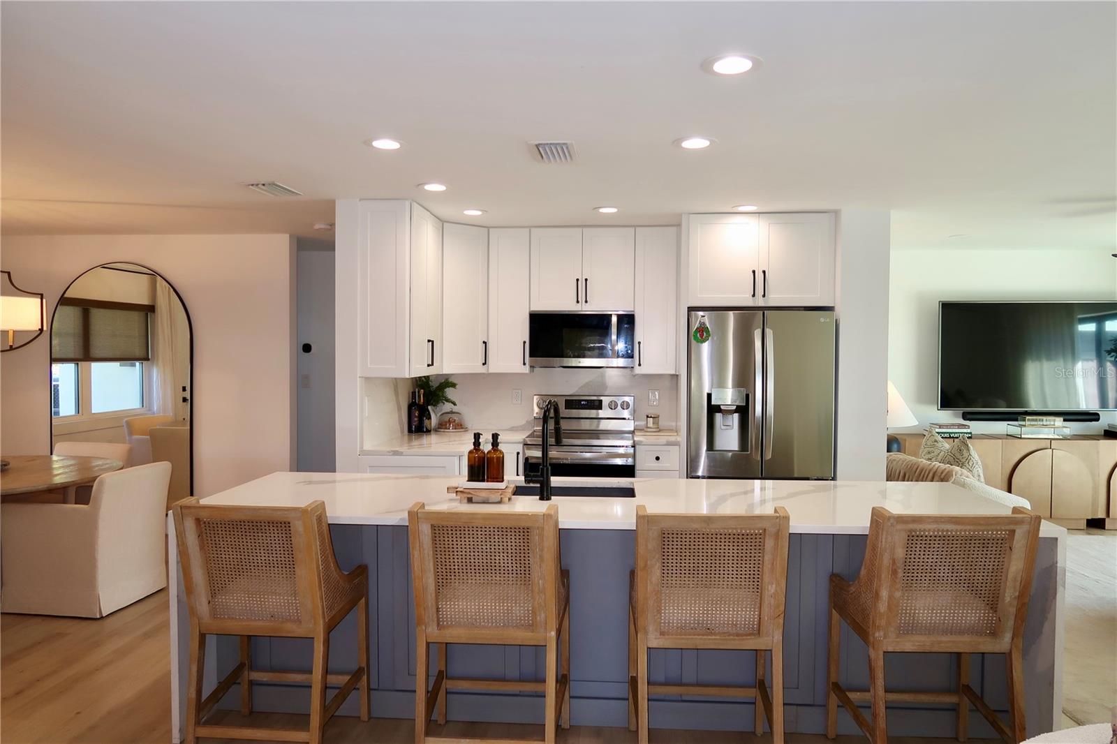 Image 9 of 31 For 9484 Treasure Lane Ne