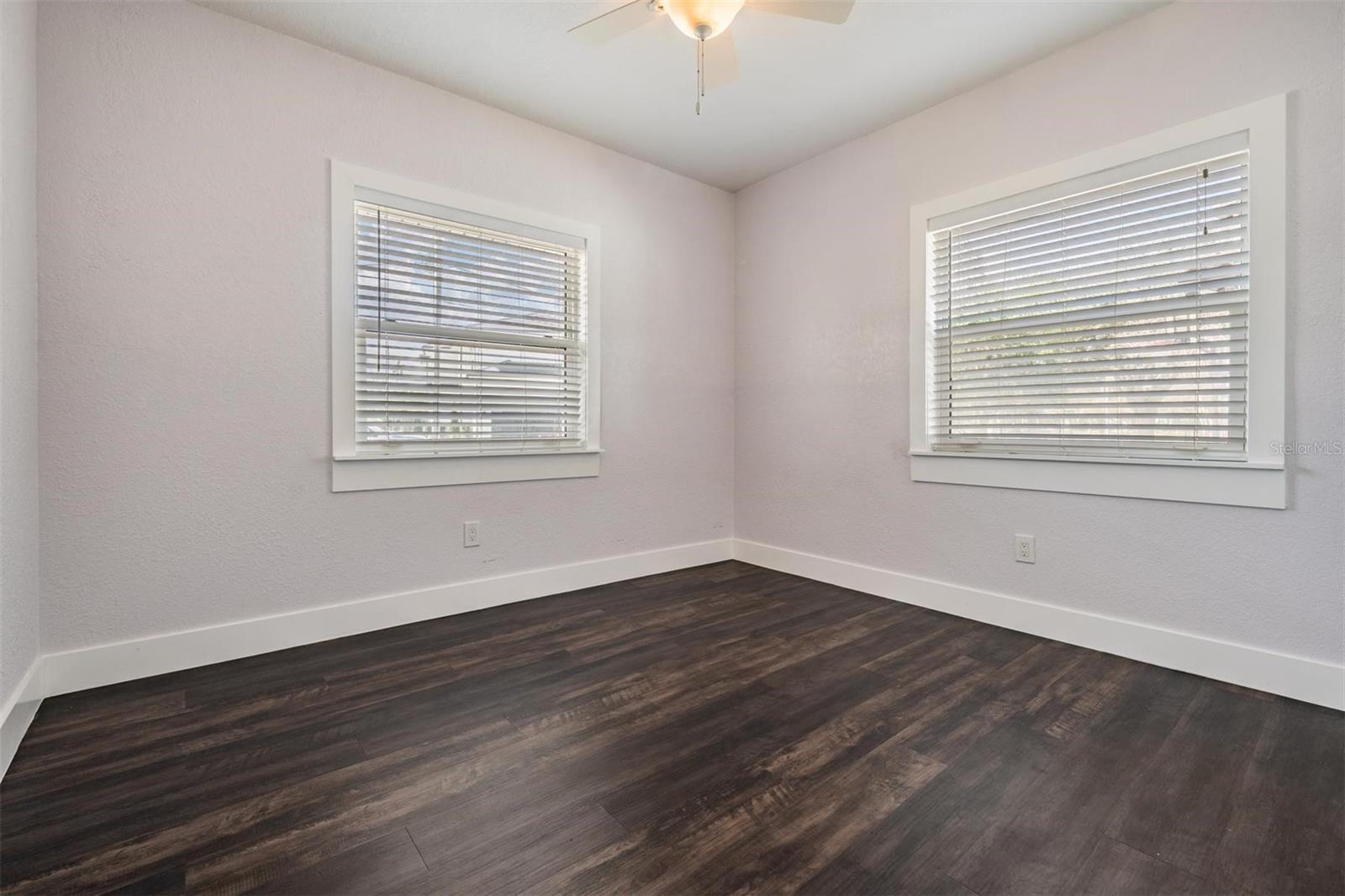 Image 19 of 41 For 5003 Neptune Way