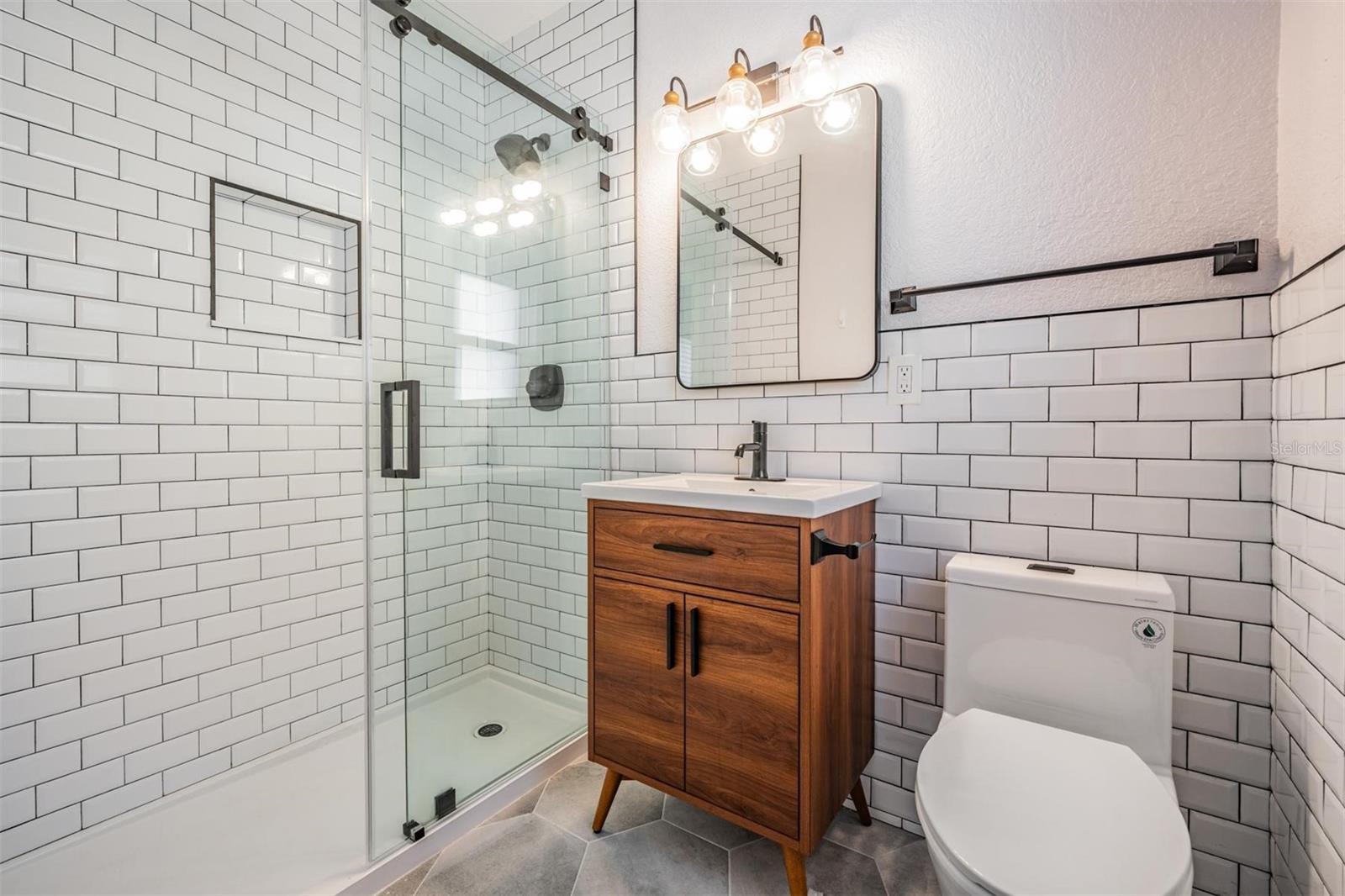 Image 21 of 41 For 5003 Neptune Way