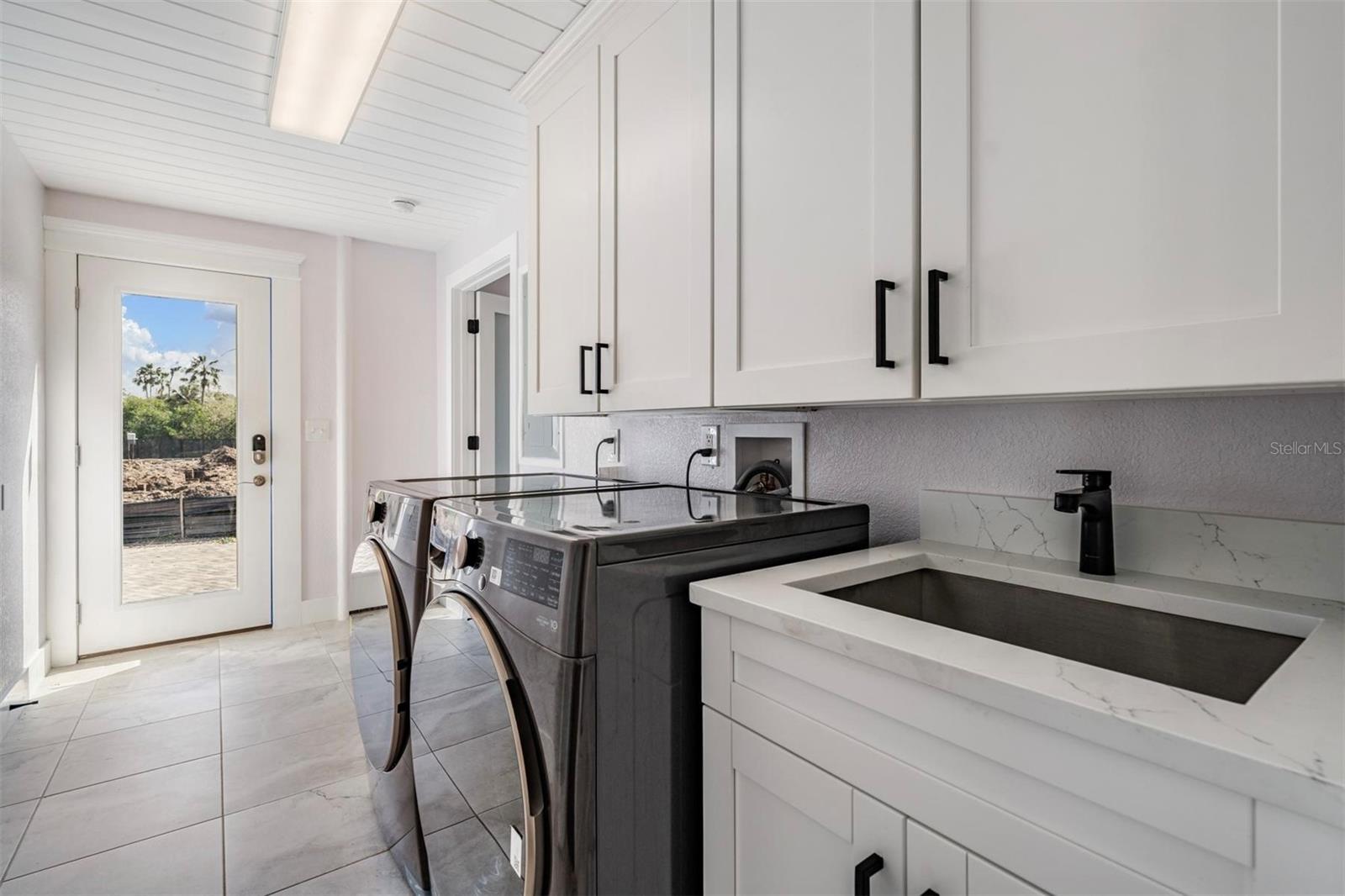 Image 23 of 41 For 5003 Neptune Way