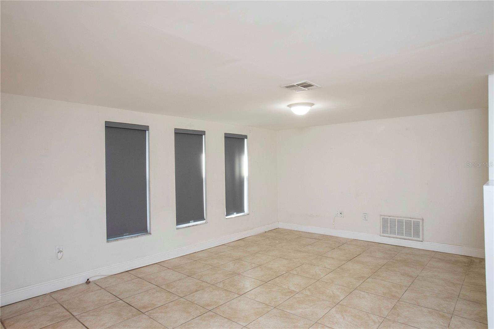 Image 7 of 23 For 11214 Linden Lane