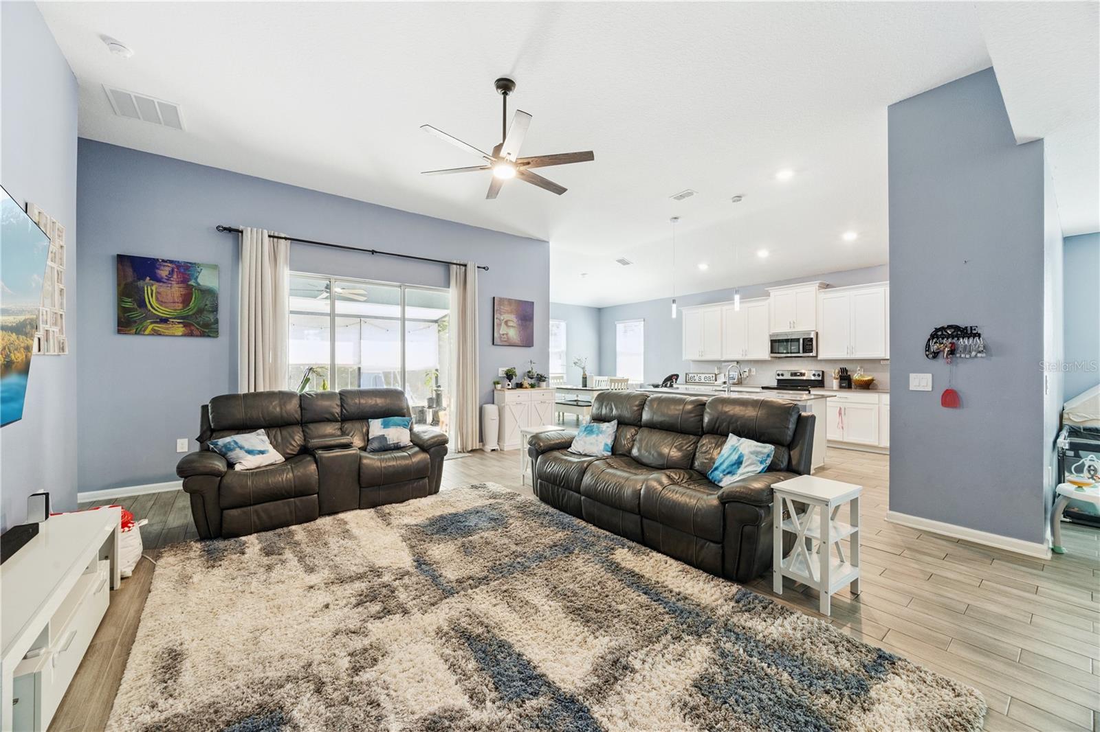 Image 11 of 50 For 6282 Lakepine Street