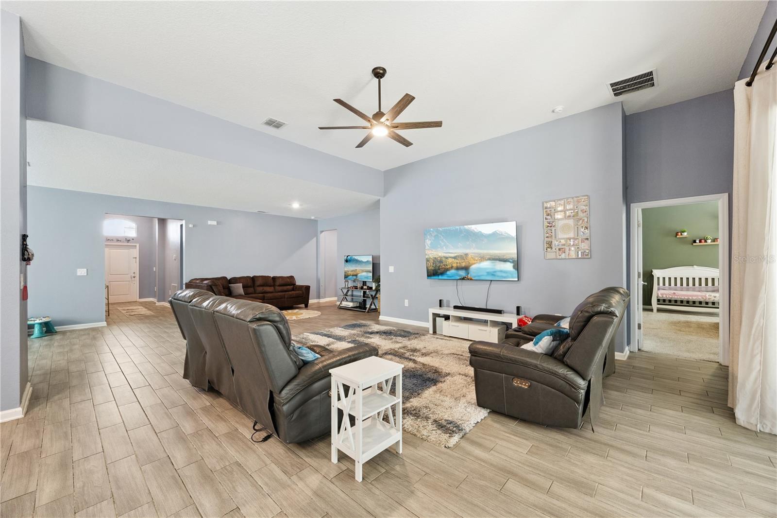 Image 8 of 50 For 6282 Lakepine Street