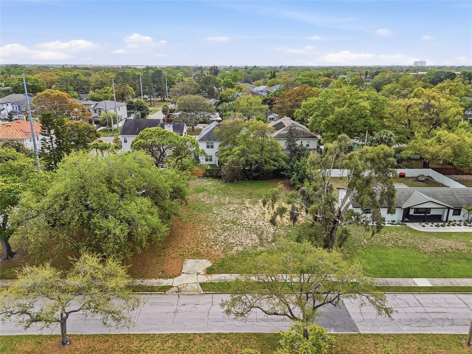 Image 14 of 37 For 4104 El Prado Boulevard