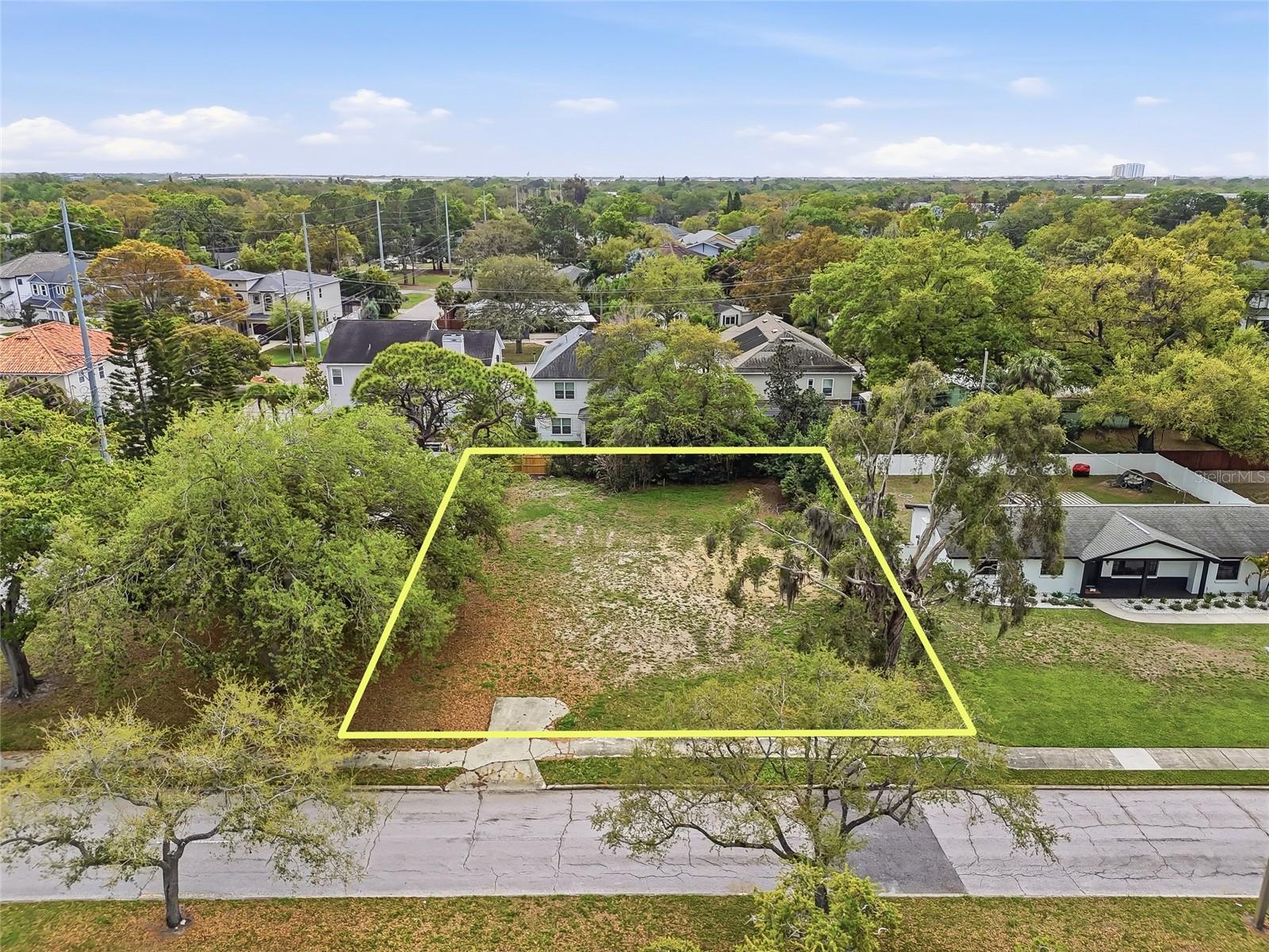 Image 15 of 37 For 4104 El Prado Boulevard