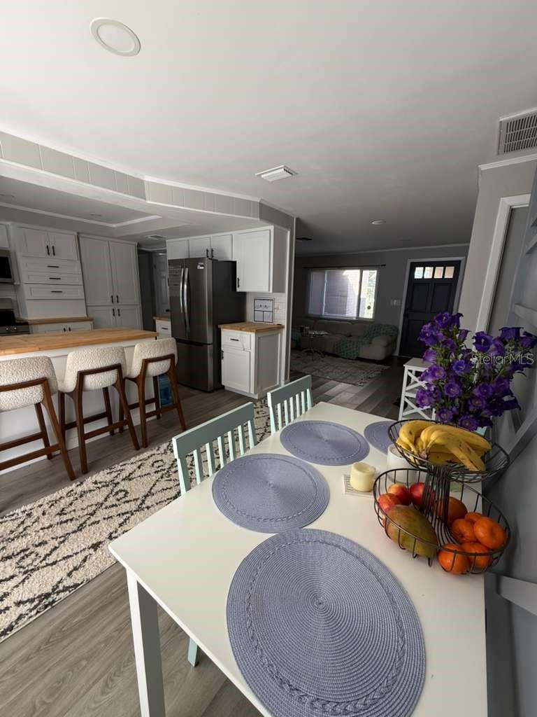 Image 11 of 79 For 2021 Valley Drive