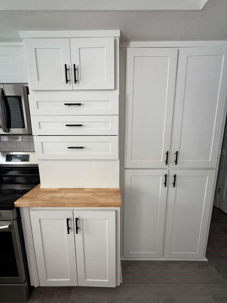 Image 17 of 79 For 2021 Valley Drive