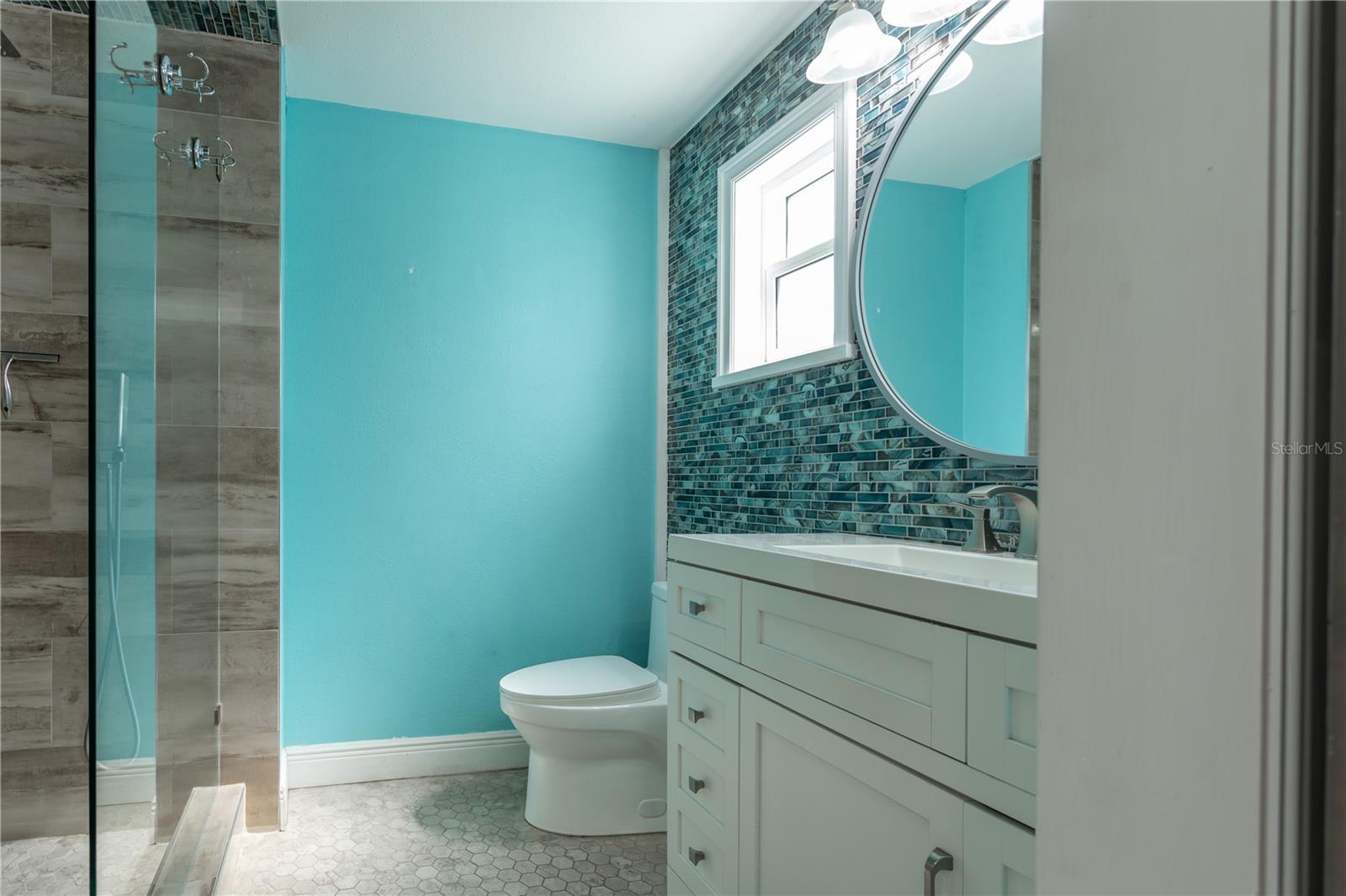 Image 24 of 79 For 2021 Valley Drive