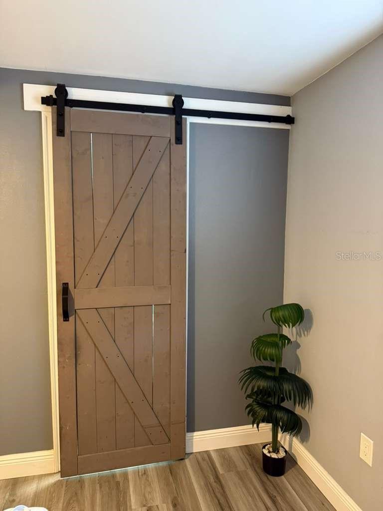 Image 29 of 79 For 2021 Valley Drive