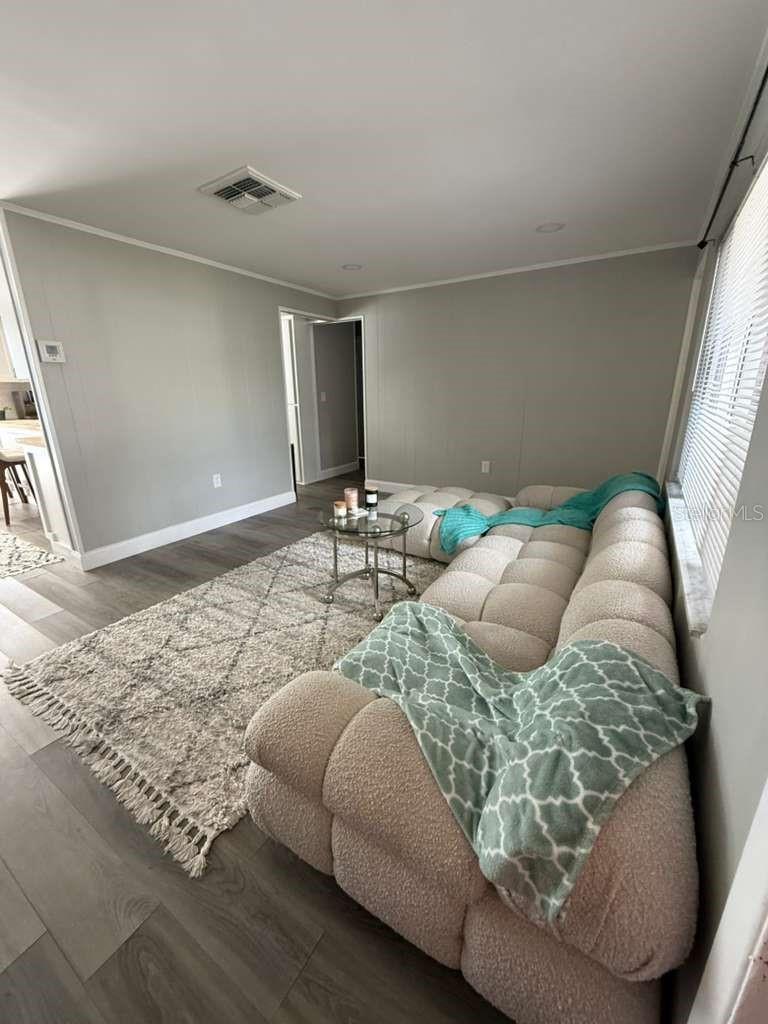 Image 3 of 79 For 2021 Valley Drive