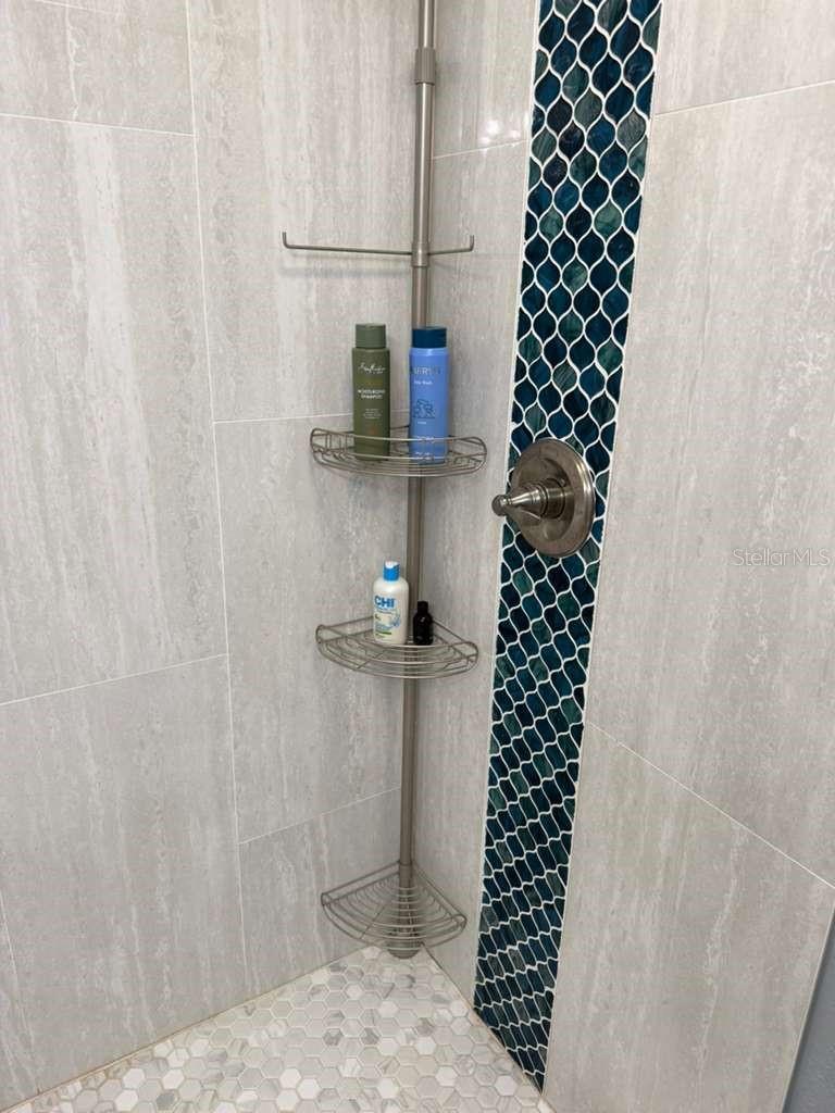 Image 37 of 79 For 2021 Valley Drive