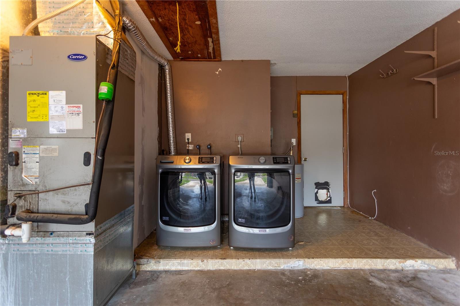 Image 50 of 79 For 2021 Valley Drive