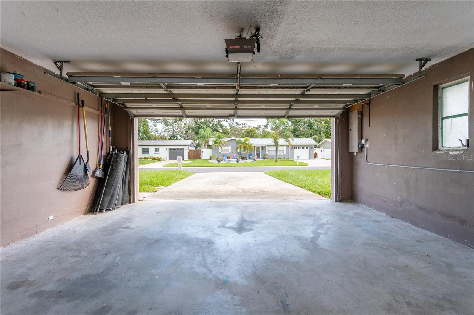 Image 52 of 79 For 2021 Valley Drive