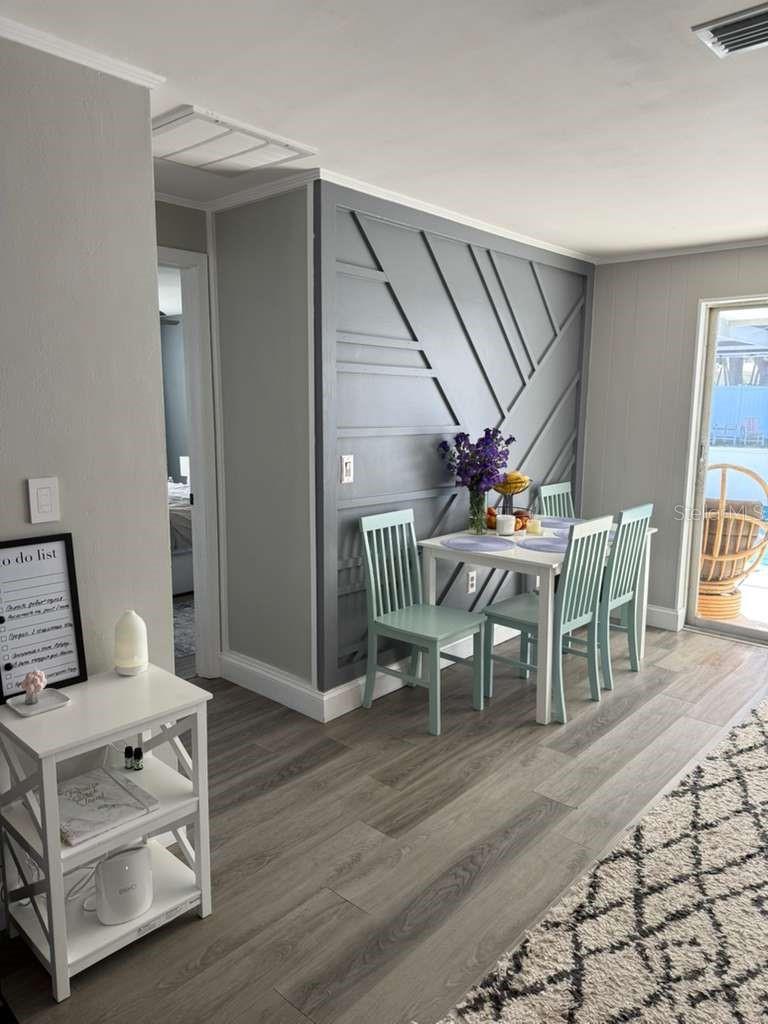 Image 6 of 79 For 2021 Valley Drive