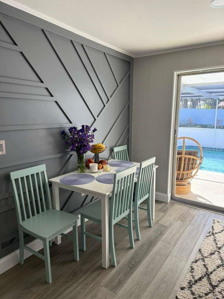 Image 7 of 79 For 2021 Valley Drive